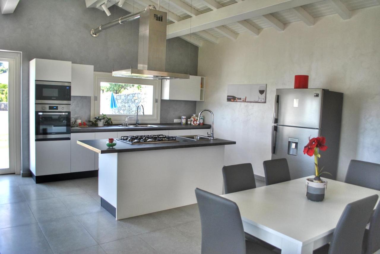 Villa Dedalisa By Holidayngo Acireale Esterno foto