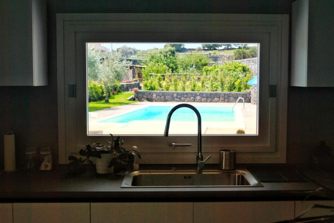 Villa Dedalisa By Holidayngo Acireale Esterno foto