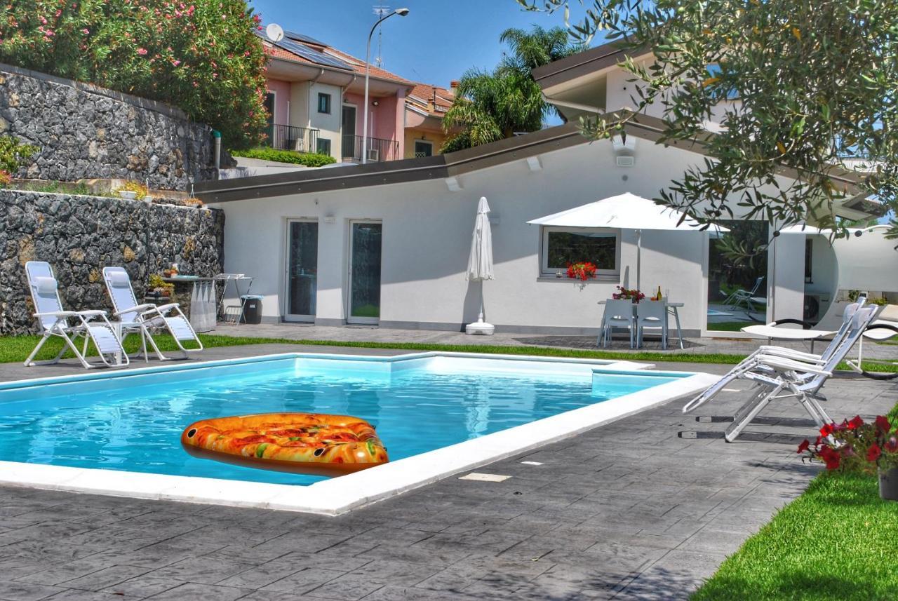 Villa Dedalisa By Holidayngo Acireale Esterno foto